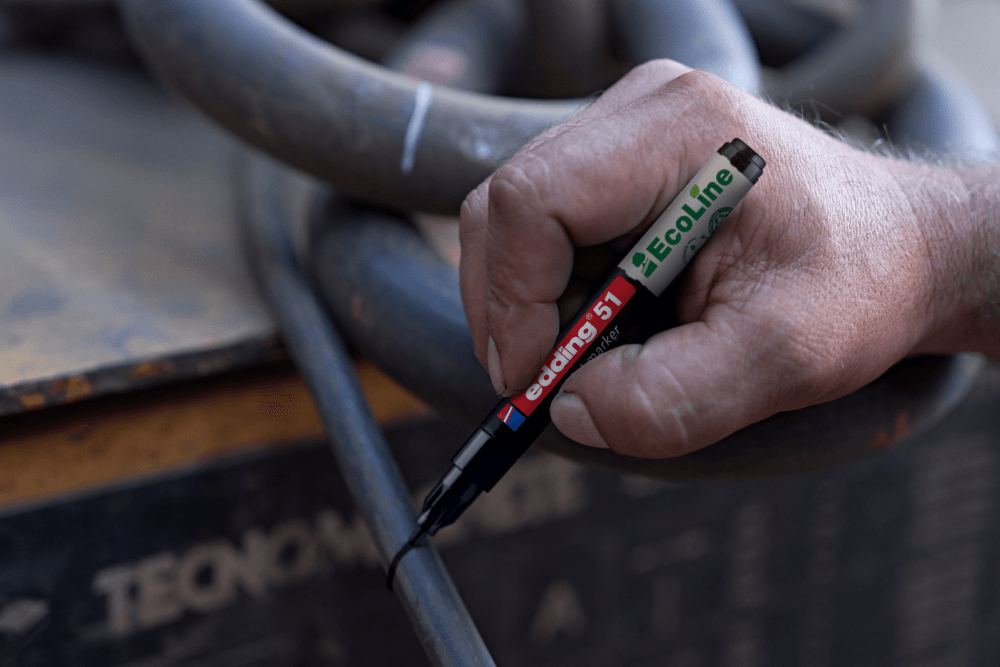 edding-51-EcoLine-water-based-paint-marker-blue---A01