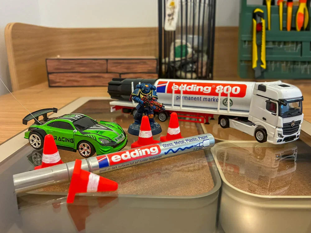 Pintar miniaturas y modelos con edding