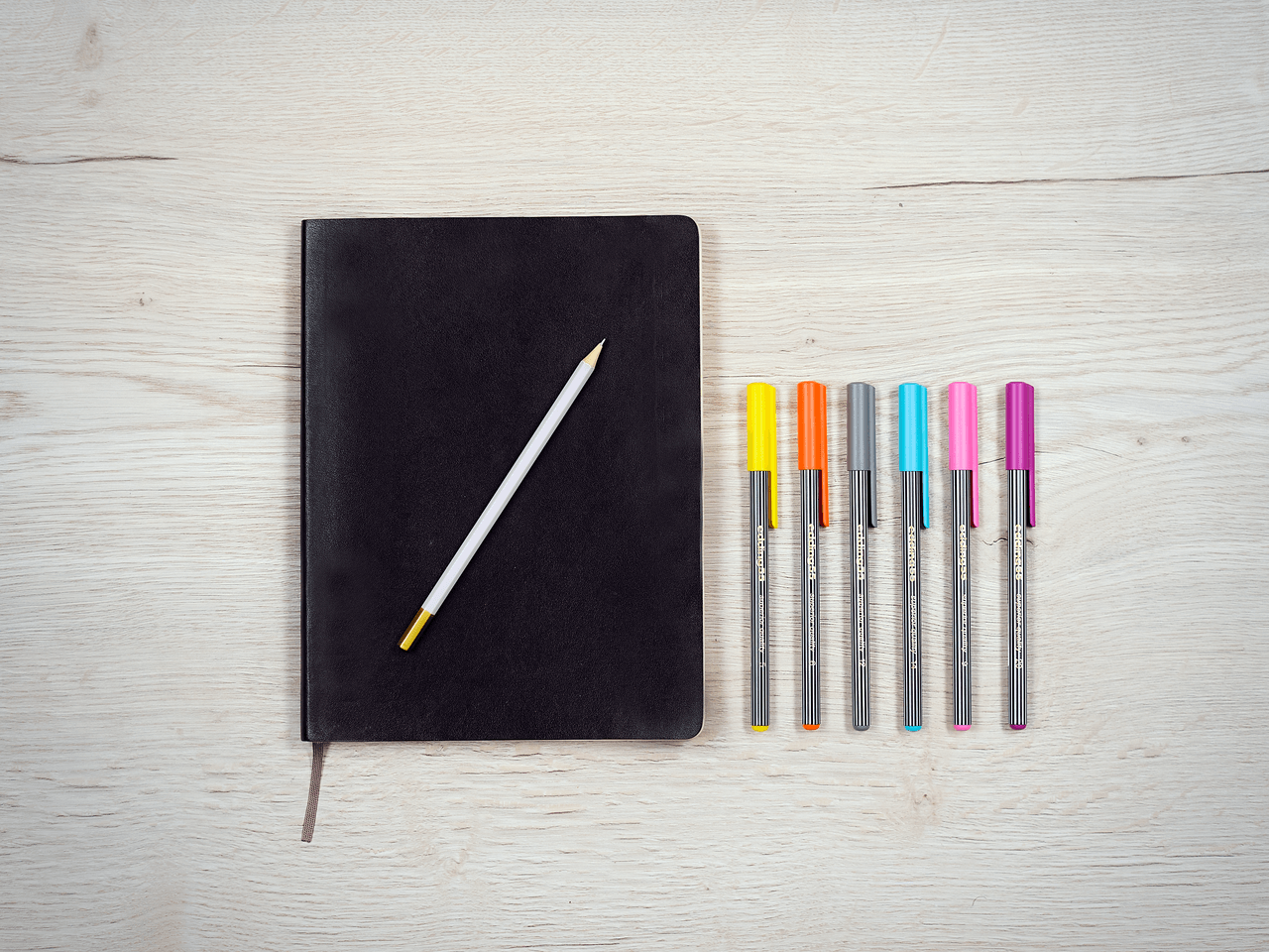 e-55-1340_bullet-journal-march-garden-planner_step-01b